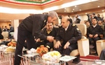Buyuk Tahran terafik police’nin buluşu: tüm motosikletçilere bedava kask